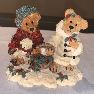 Boyd’s Bears figurine “Edmund & Bailey…Gathering Holly”
